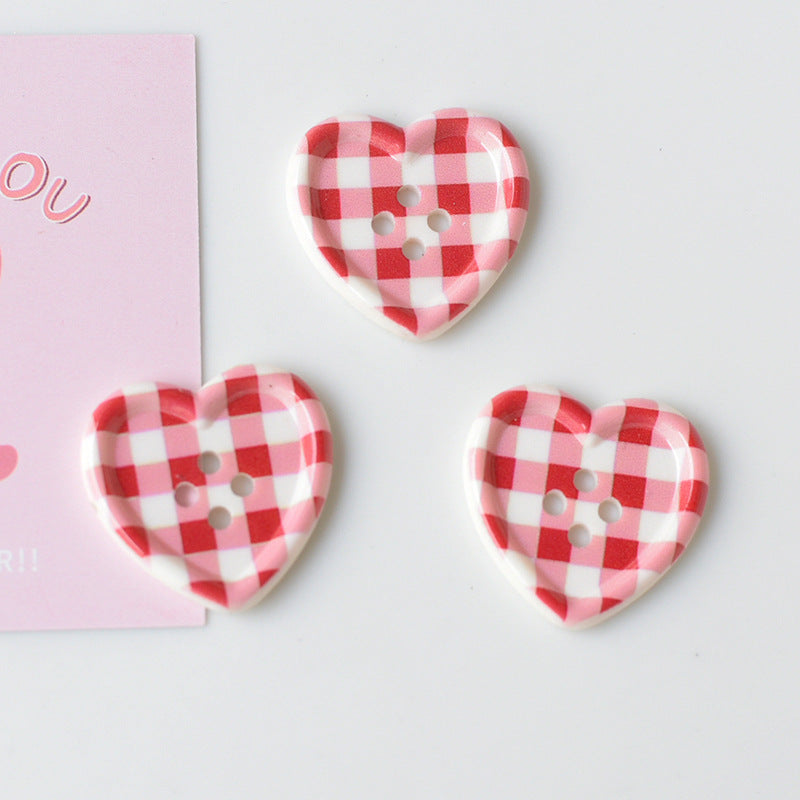 4-Hole Heart Pattern Button  2.5*2.4 cm (1*0.9 inch) (2 pcs)