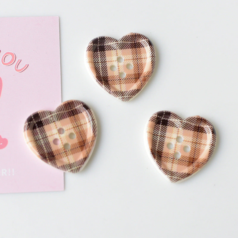 4-Hole Heart Pattern Button  2.5*2.4 cm (1*0.9 inch) (2 pcs)
