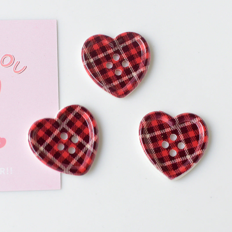 4-Hole Heart Pattern Button  2.5*2.4 cm (1*0.9 inch) (2 pcs)