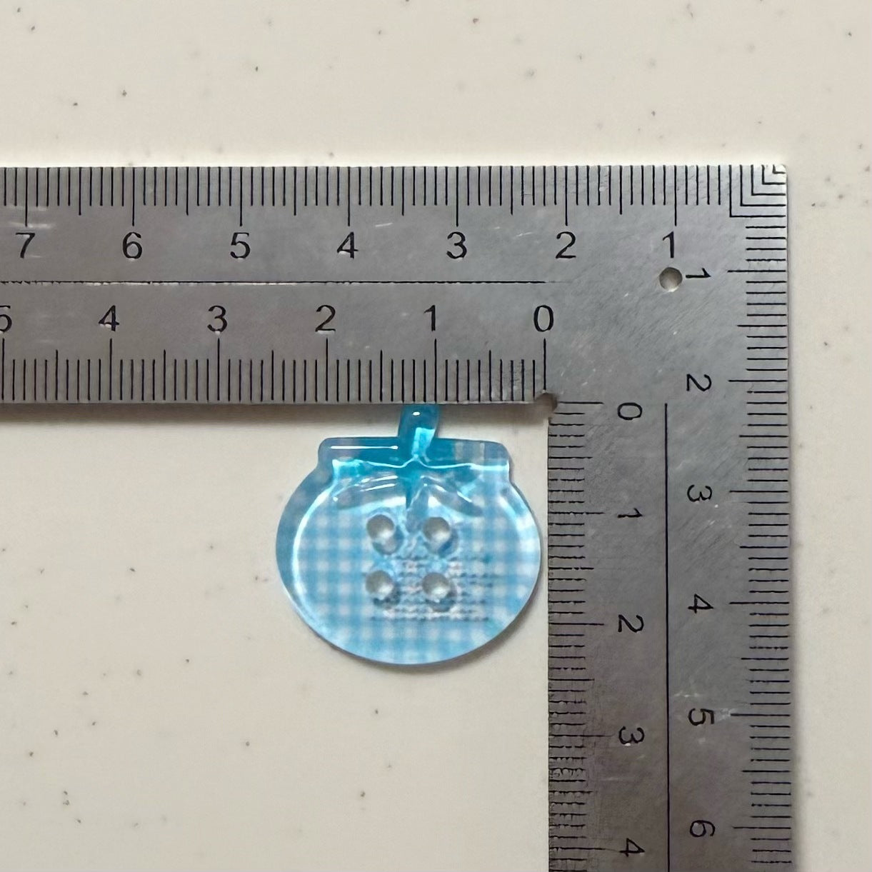 4-Hole Transparent Tomato Button 2.5cm (0.98 inch) 12 pcs