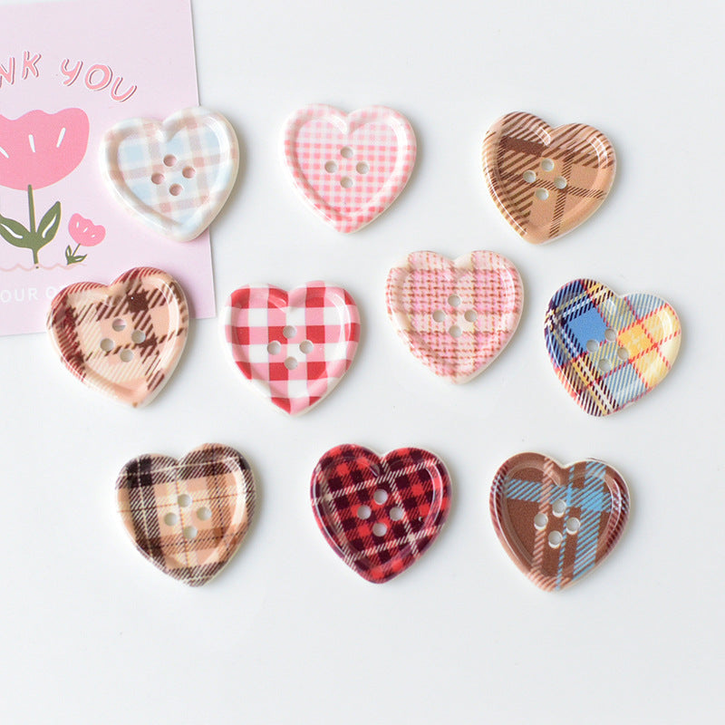4-Hole Heart Pattern Button  2.5*2.4 cm (1*0.9 inch) (2 pcs)