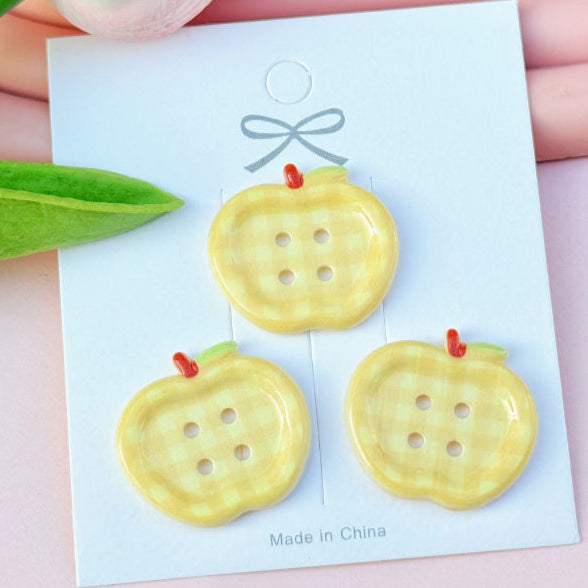 4-Hole Apple Checkered Button 2.5*2.2 cm (1*0.9 inch)  (2 pcs)
