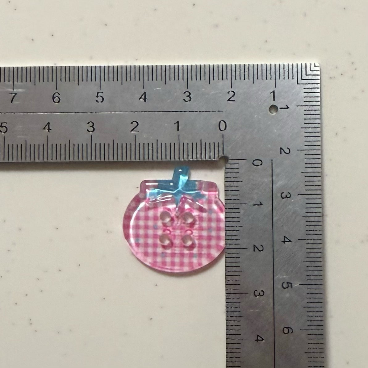 4-Hole Transparent Tomato Button 2.5cm (0.98 inch) 12 pcs